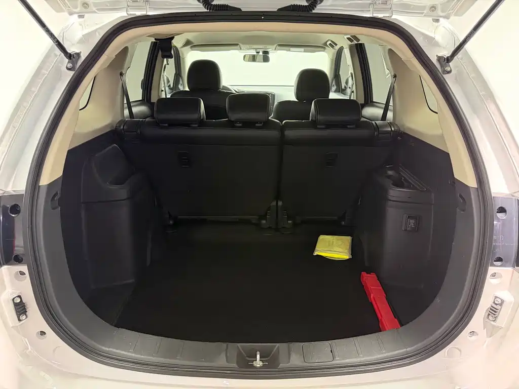 Mitsubishi Outlander 2023 — фото 14