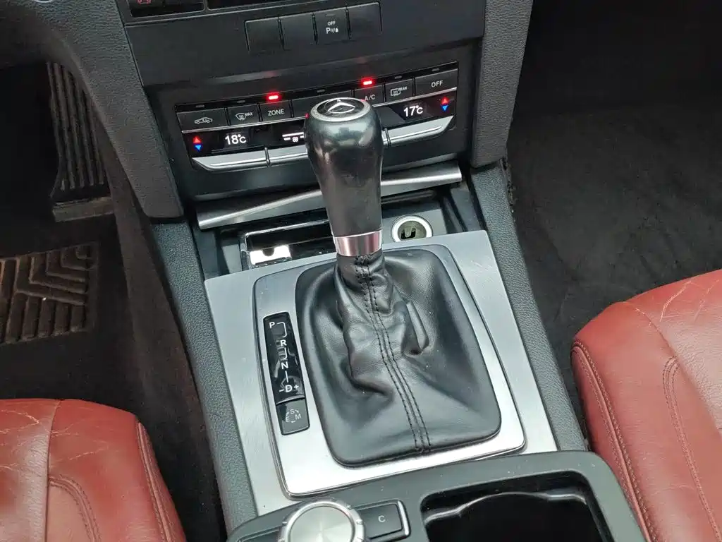 Mercedes-Benz E-Class 2013 — фото 13