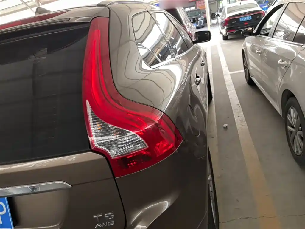 Volvo XC60 2015 — фото 8