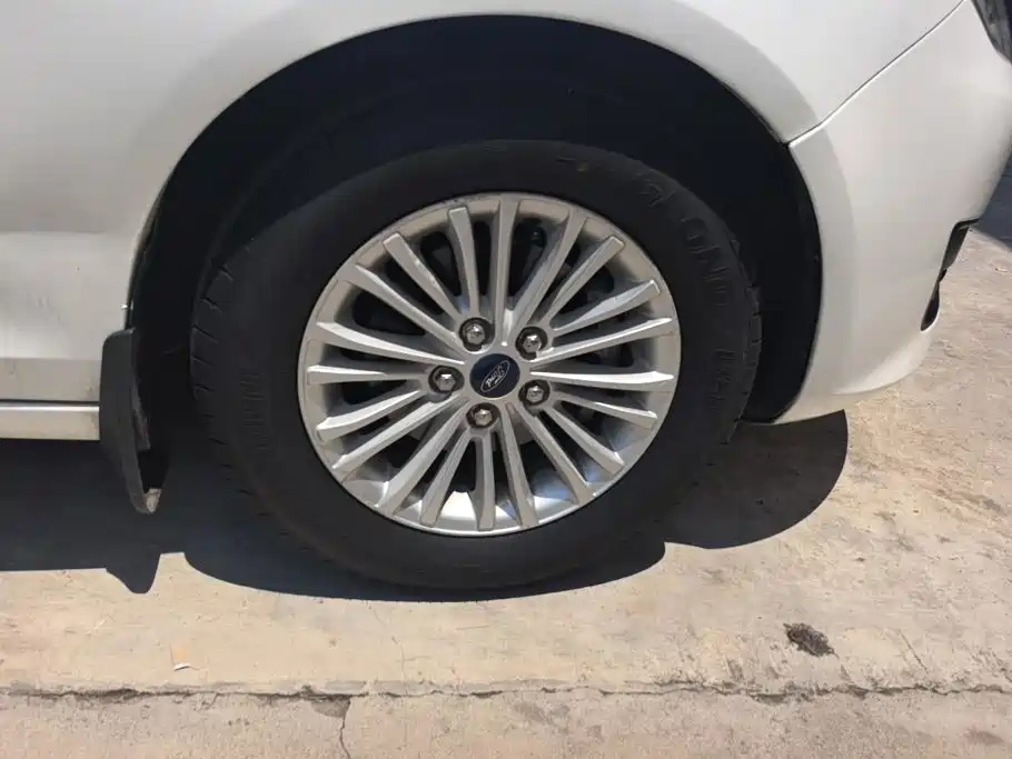 Ford Escort 2018
