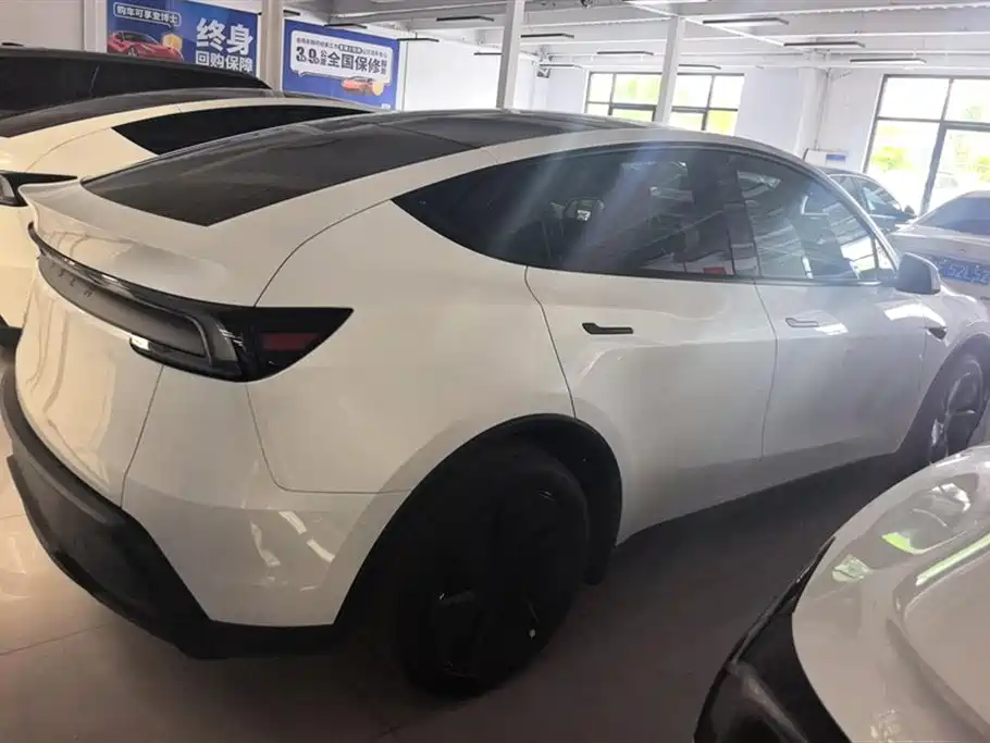 Tesla Model Y 2026 — фото 3