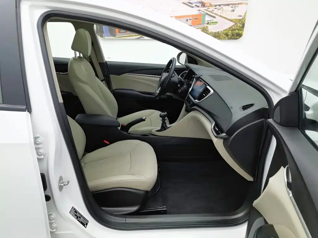 Buick Excelle 2018 — фото 23