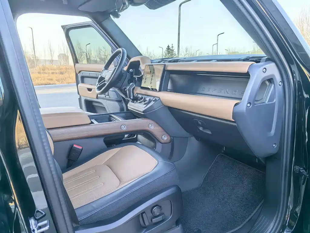 Land Rover Defender 2025 — фото 14