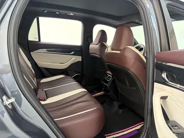 Geely Xingyue L 2024
