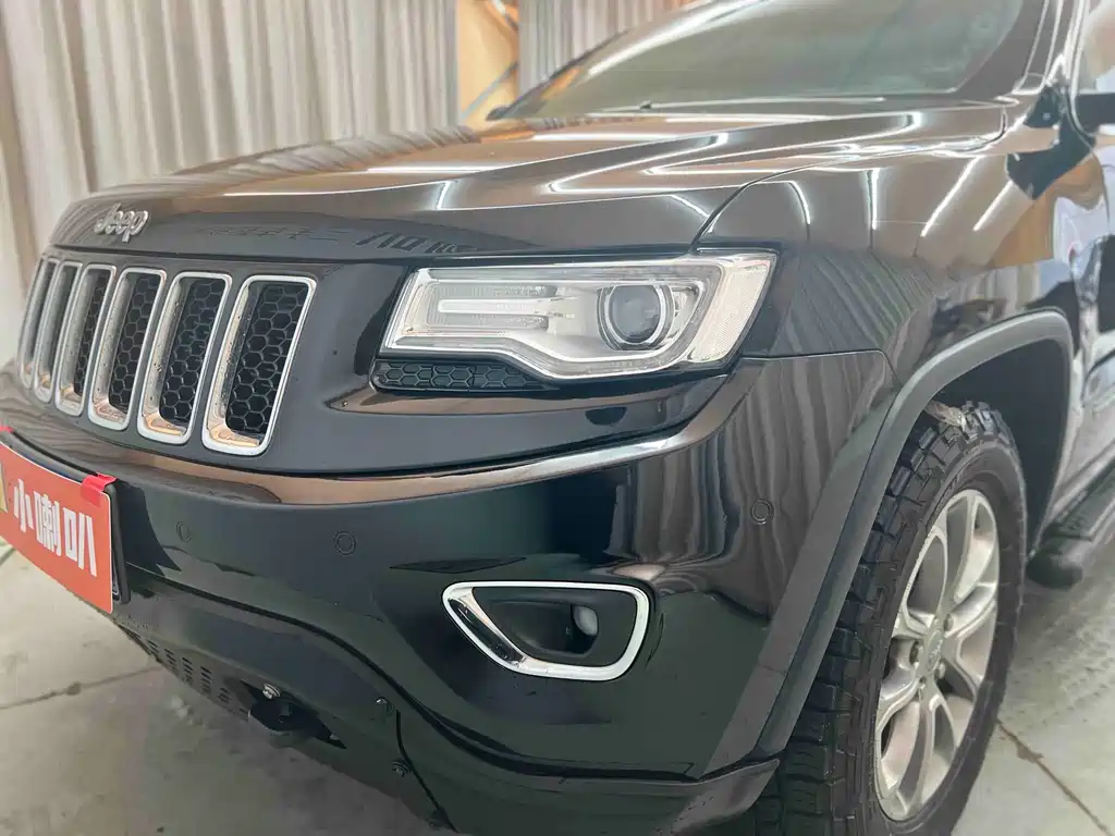 Jeep Grand Cherokee 2015 — фото 36