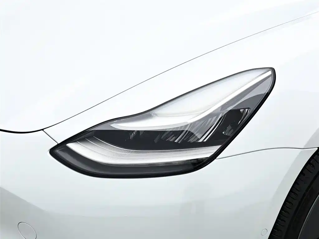 Tesla Model 3 2023 — фото 17