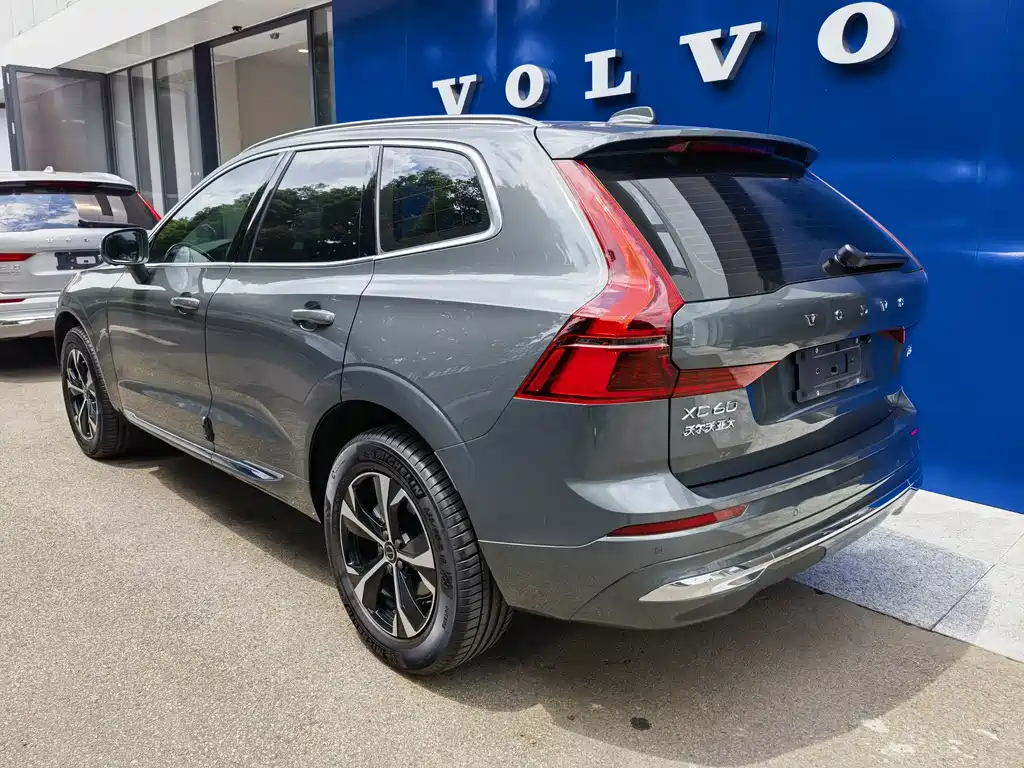 Volvo XC60 2025 — фото 5