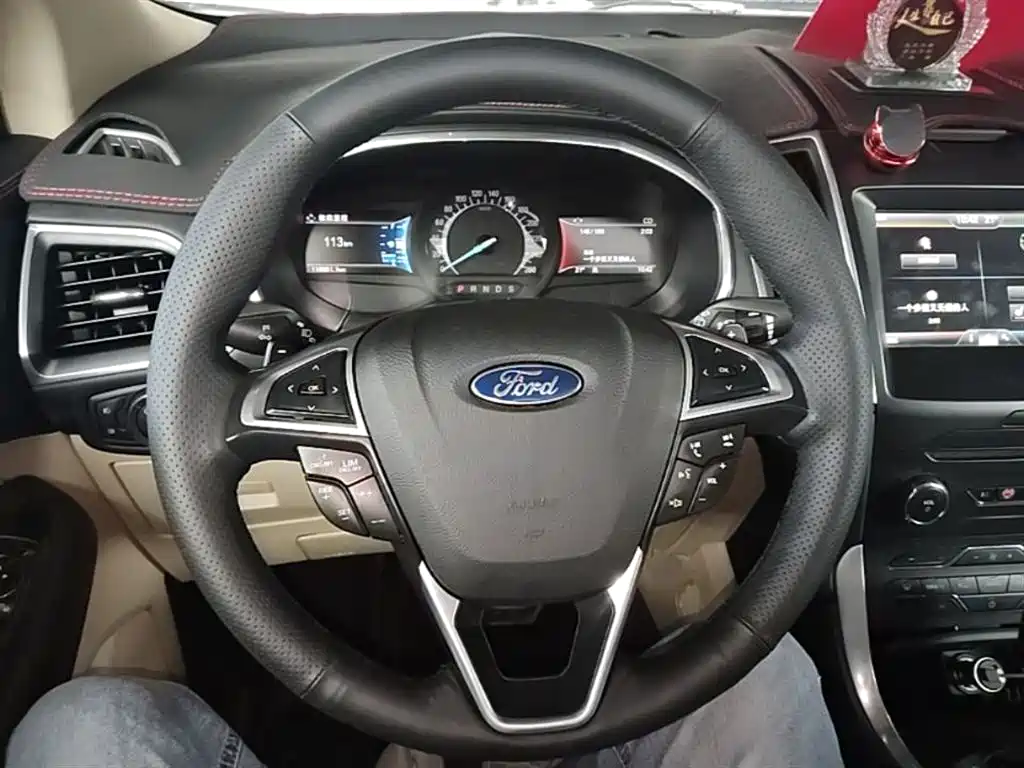 Ford Edge 2015 — фото 11