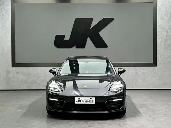 Porsche Panamera 2022