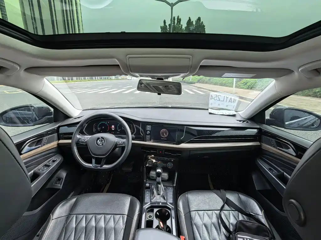Volkswagen Passat 2019 — фото 13