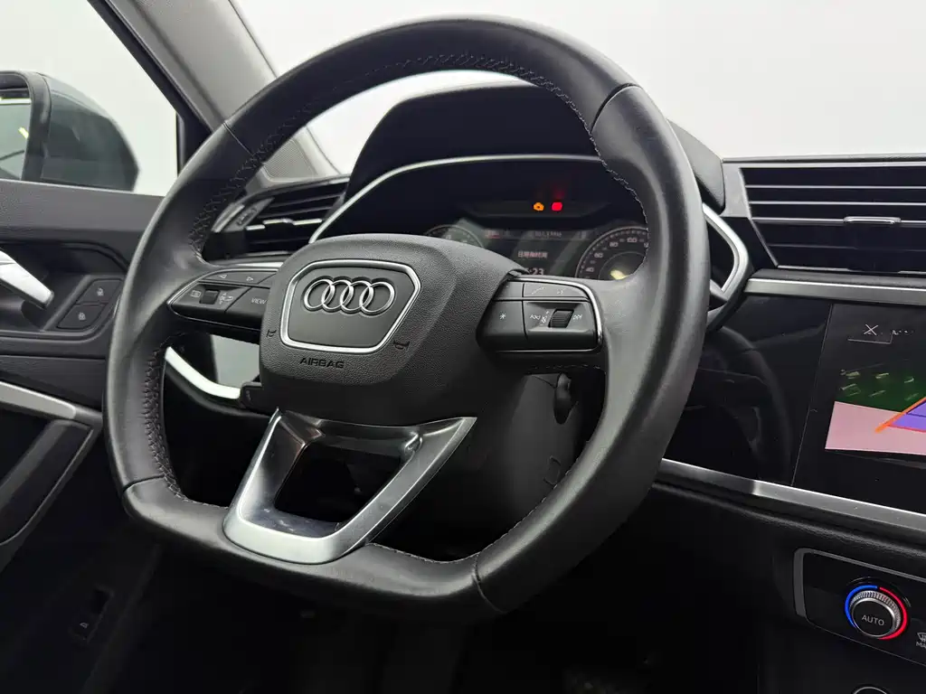 Audi Q3 2023 — фото 15