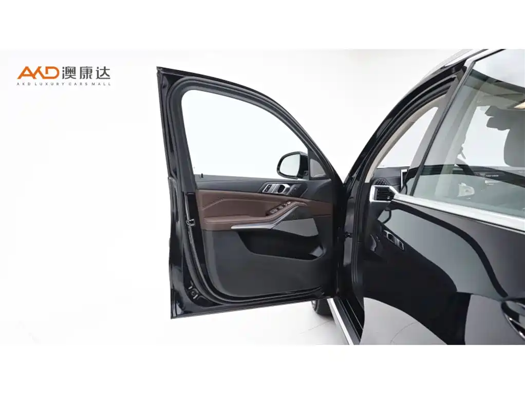 BMW X5 2025 — фото 10