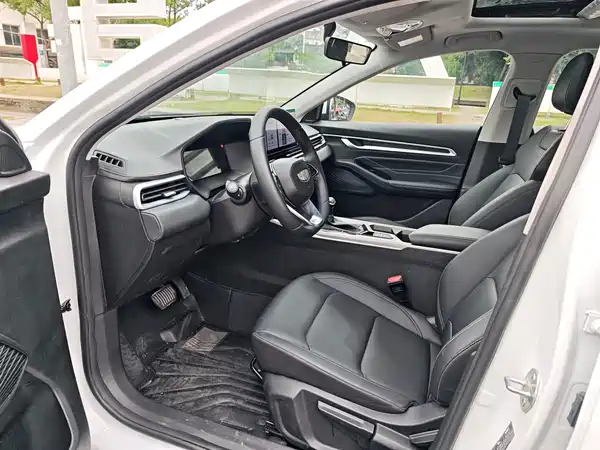 Geely Emgrand 2026