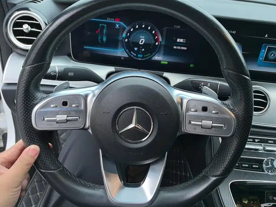 Mercedes-Benz E-Class 2020 — фото 15