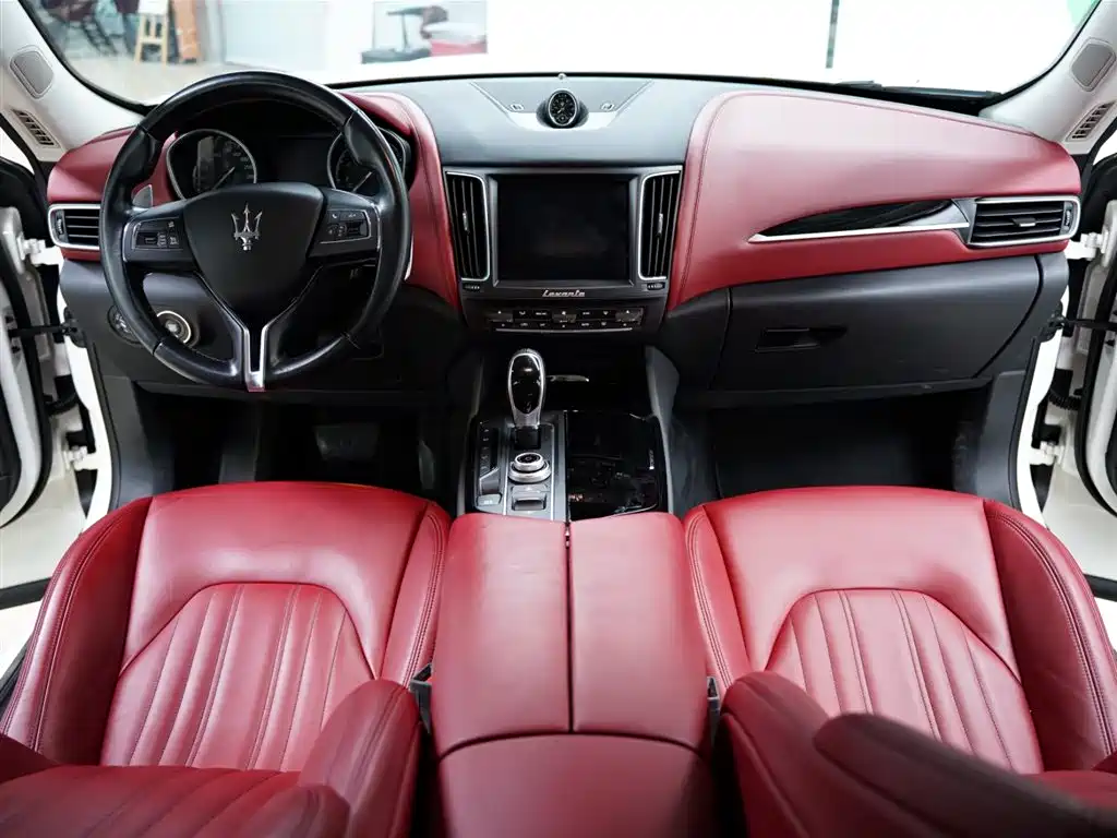 Maserati Levante 2018 — фото 43