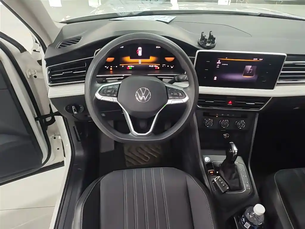 Volkswagen Tiguan L 2022 — фото 11