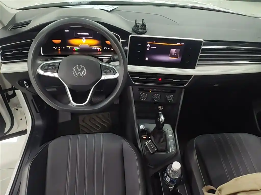 Volkswagen Tiguan L 2022 — фото 10
