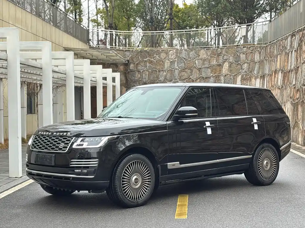 Land Rover Range Rover 2015 — фото 1