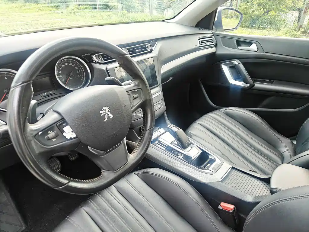 Peugeot 408 2019 — фото 13