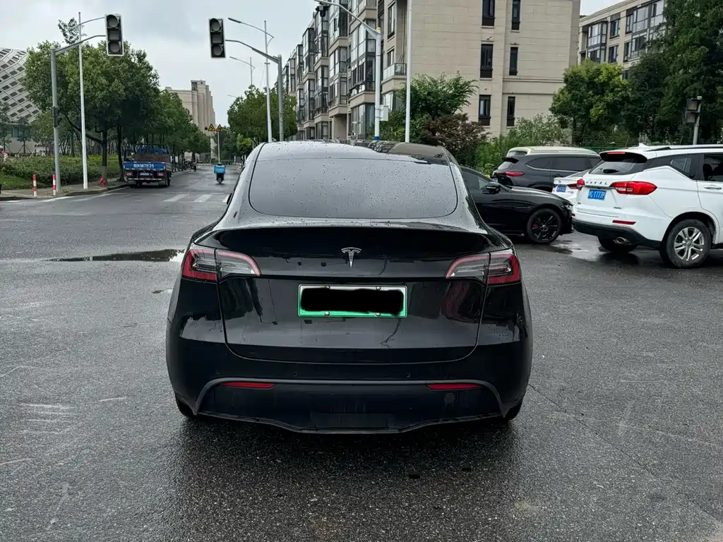 Tesla Model Y 2022 — фото 14