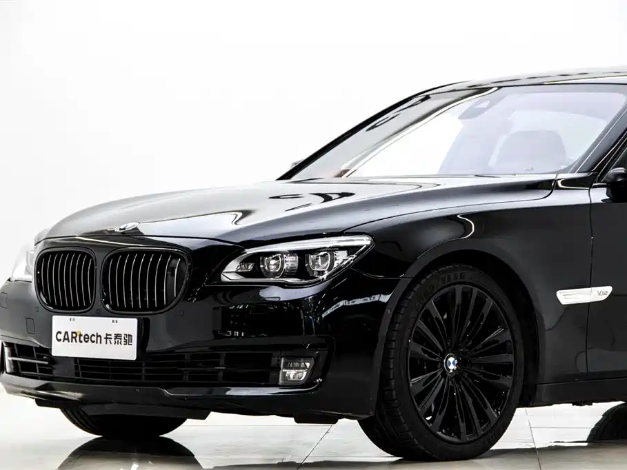 BMW 7 Series 2013 — фото 34