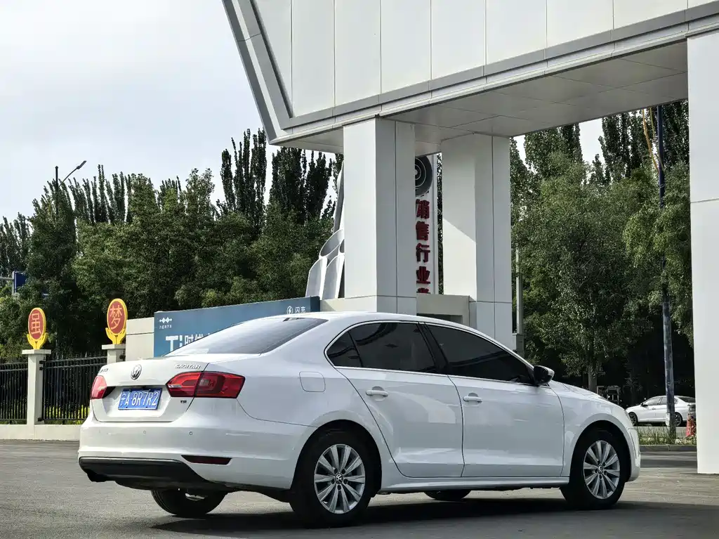 Volkswagen Sagitar 2015 — фото 10