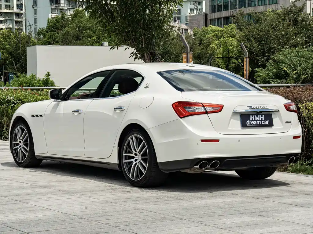 Maserati Ghibli 2017 — фото 10