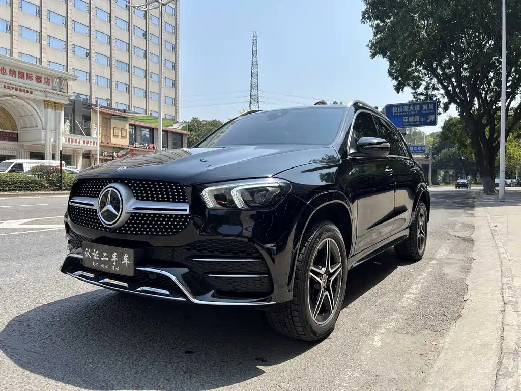 Mercedes-Benz GLE 2020 — фото 1