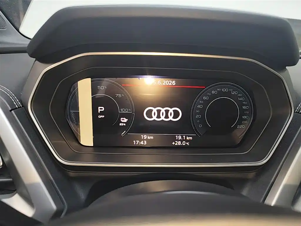 Audi Q4 e-tron 2026 — фото 12