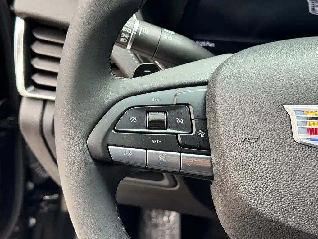Cadillac CT5 2023 — фото 10