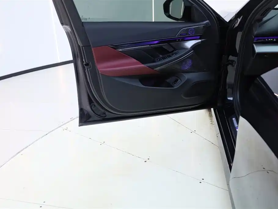 BMW i5 2025 — фото 28