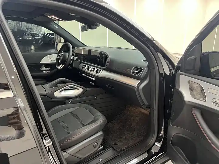 Mercedes-Benz GLE AMG 2025 — фото 7