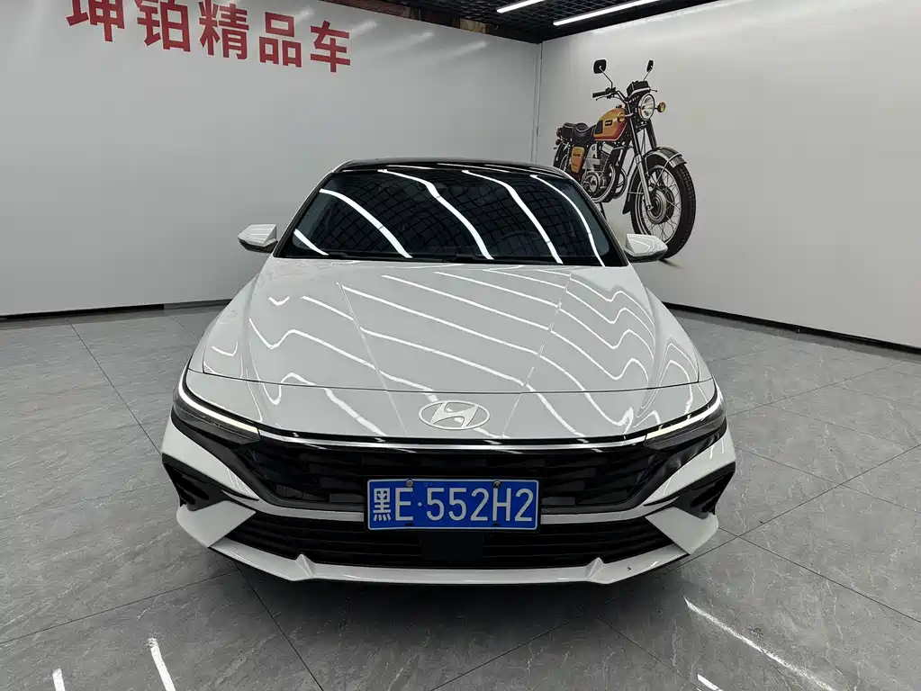 Hyundai Elantra 2023