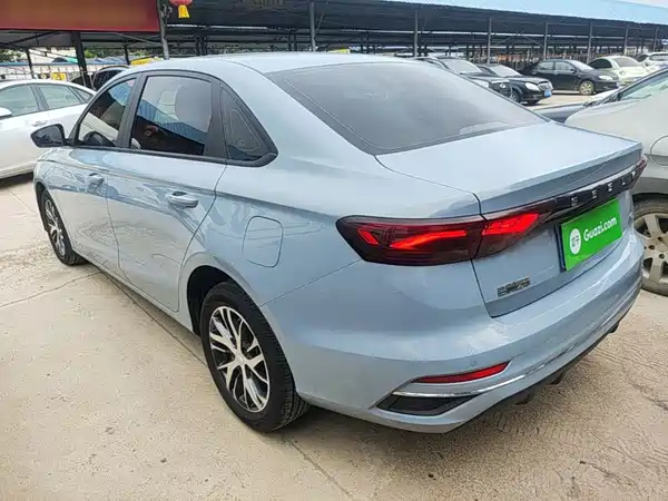 Geely Emgrand 2024