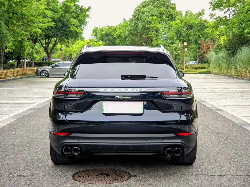 Porsche Cayenne Hybrid 2023 — фото 17