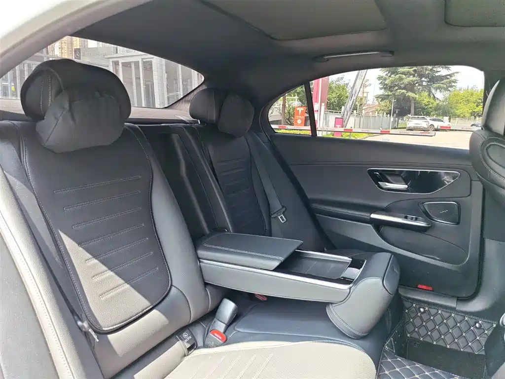 Mercedes-Benz C-Class 2023 — фото 27
