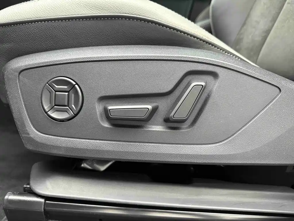 Audi Q3 2022 — фото 11