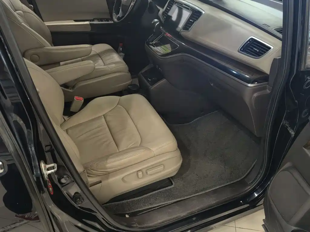 Honda Odyssey 2016 — фото 10