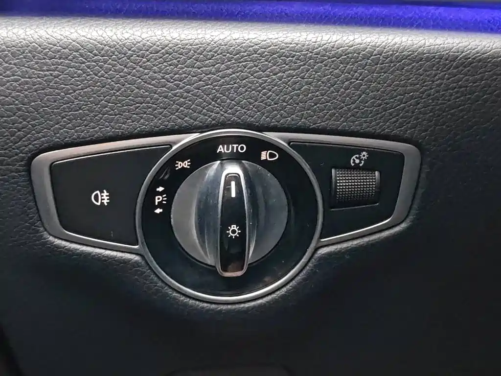 Mercedes-Benz E-Class 2018 — фото 21