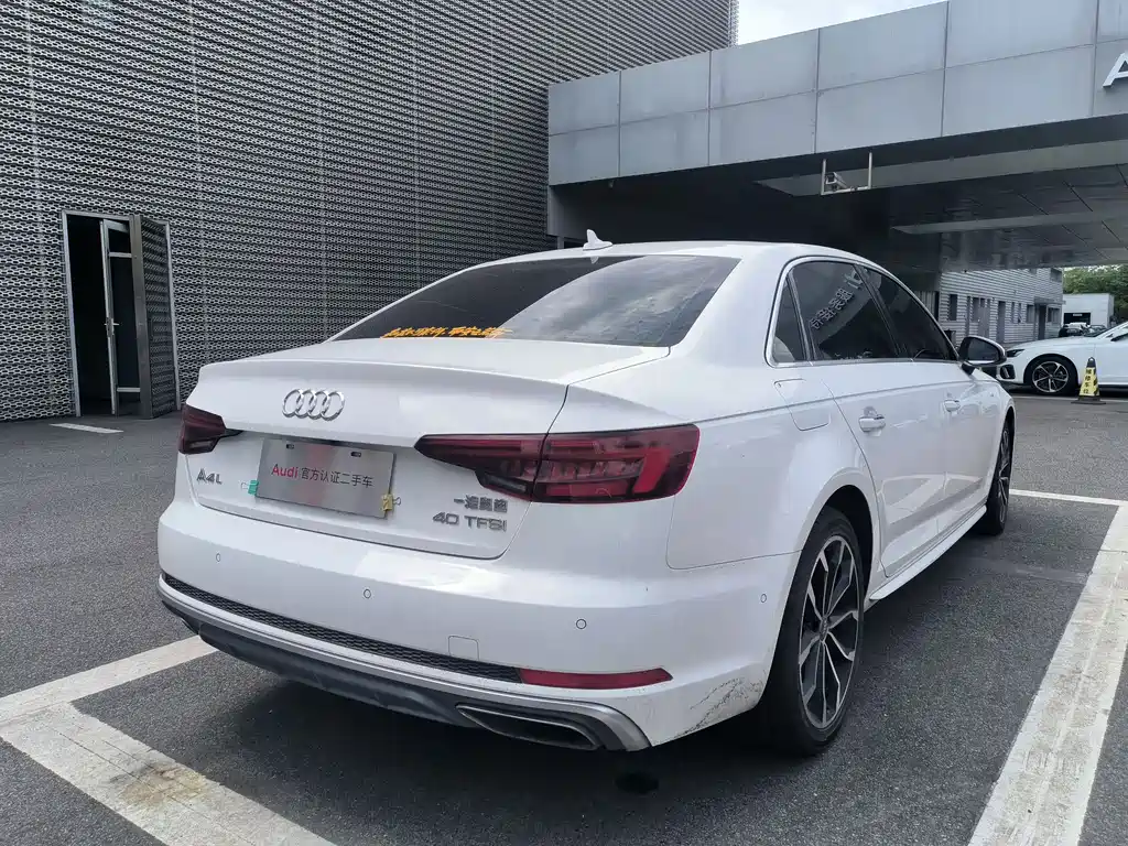 Audi A4L 2019 — фото 3