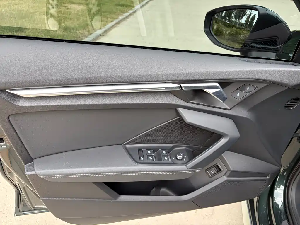 Audi A3 2023 — фото 18
