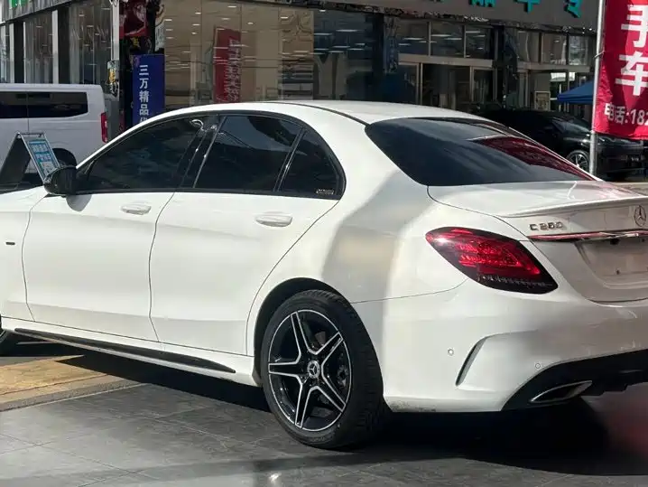 Mercedes-Benz C-Class 2021