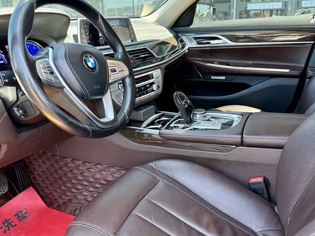 BMW 7 Series 2016 — фото 10