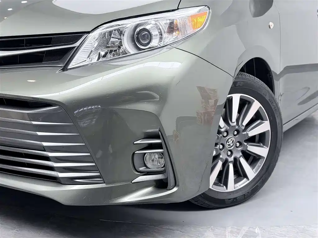 Toyota Sienna 2020 — фото 14