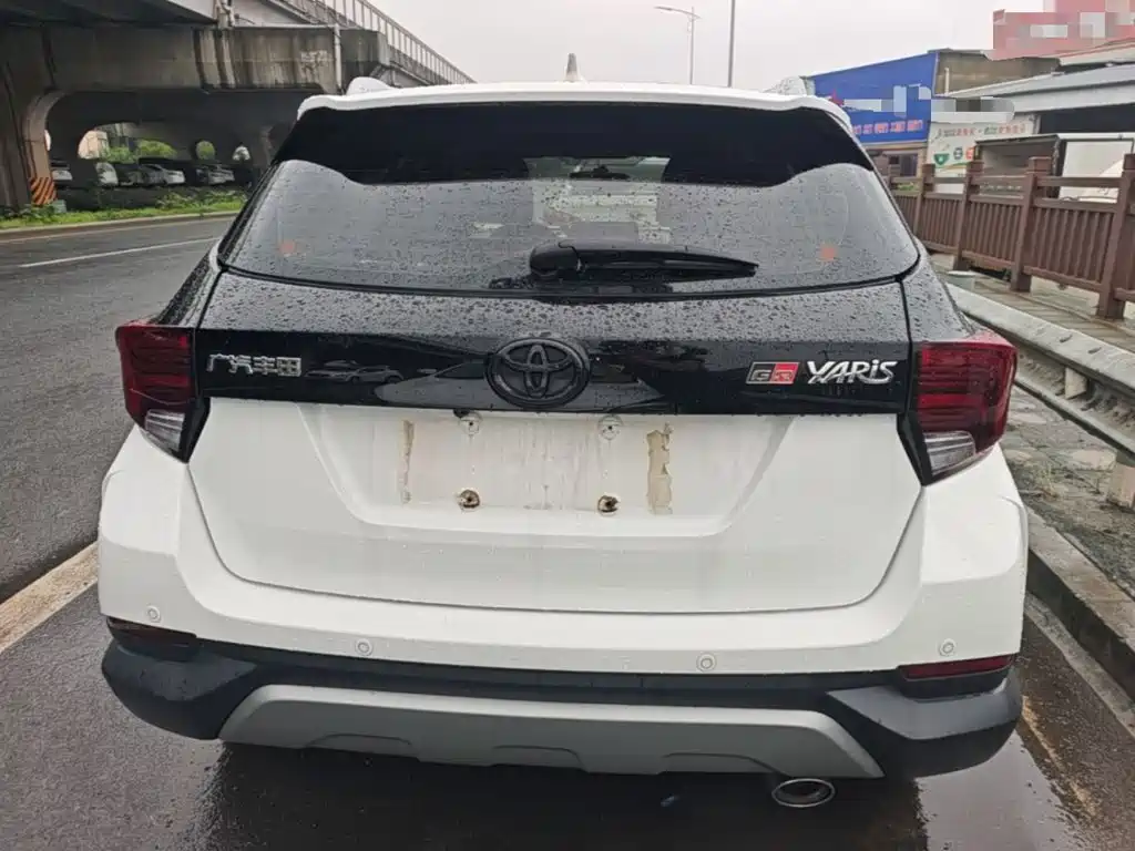 Toyota Yaris L 2021