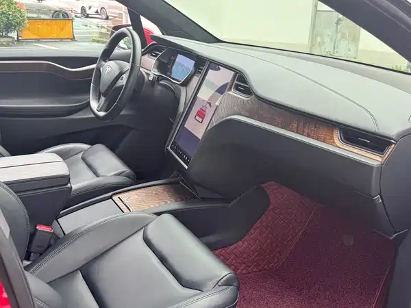 Tesla Model X 2020