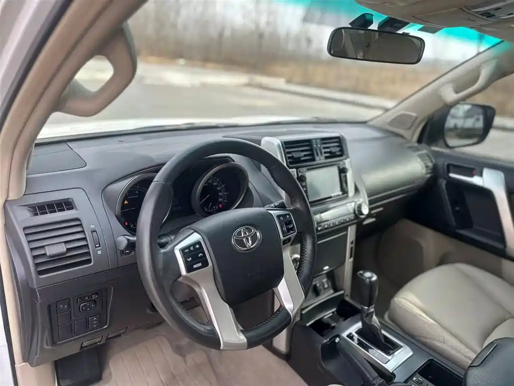 Toyota Prado 2013 — фото 22