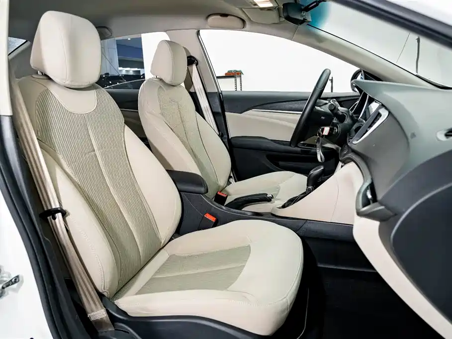 Buick Excelle 2017 — фото 18