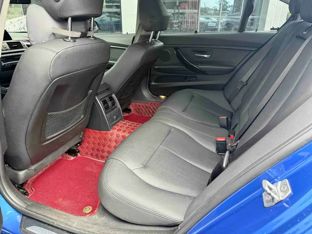 BMW 3 Series 2017 — фото 13