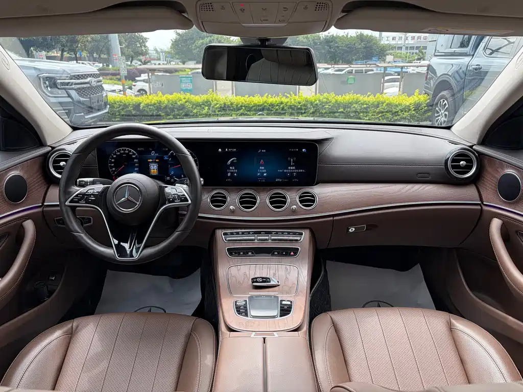Mercedes-Benz E-Class 2022 — фото 14